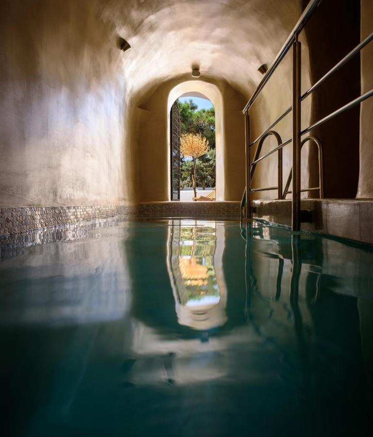 Oia Treasures Art Suites Exterior photo