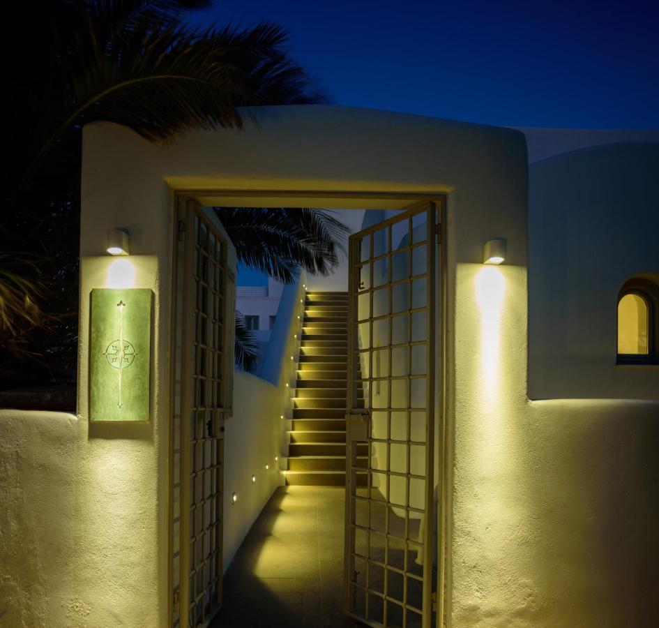 Oia Treasures Art Suites Exterior photo