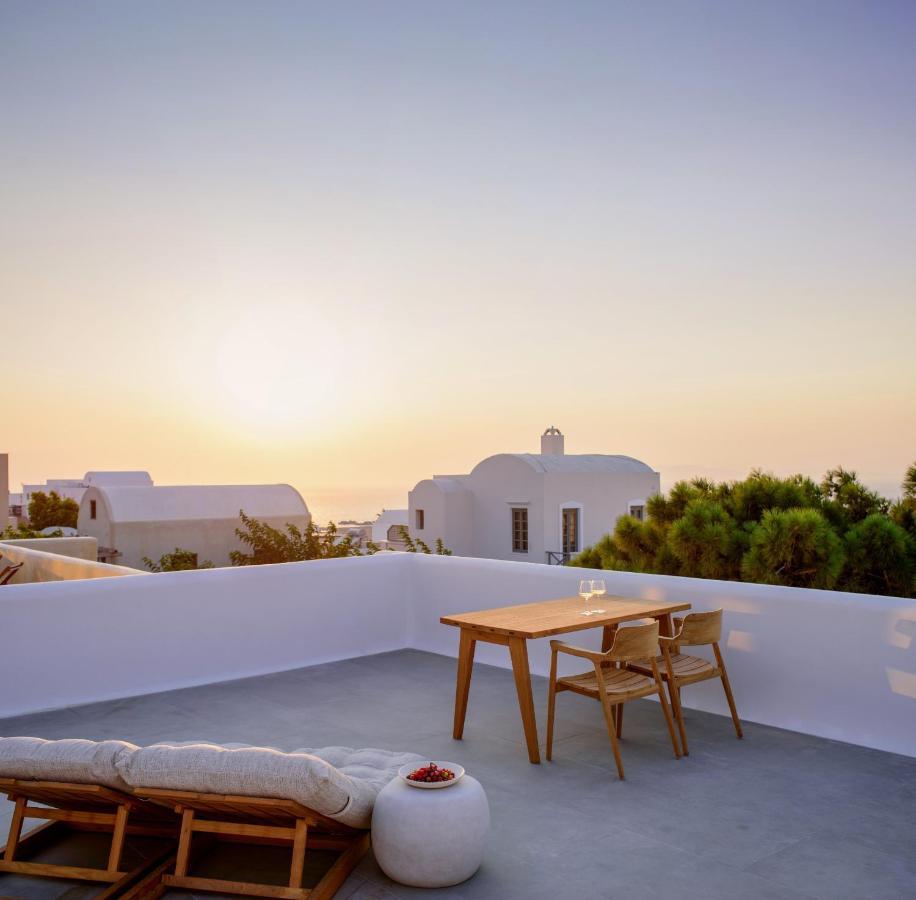 Oia Treasures Art Suites Exterior photo