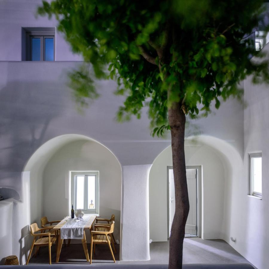 Oia Treasures Art Suites Exterior photo
