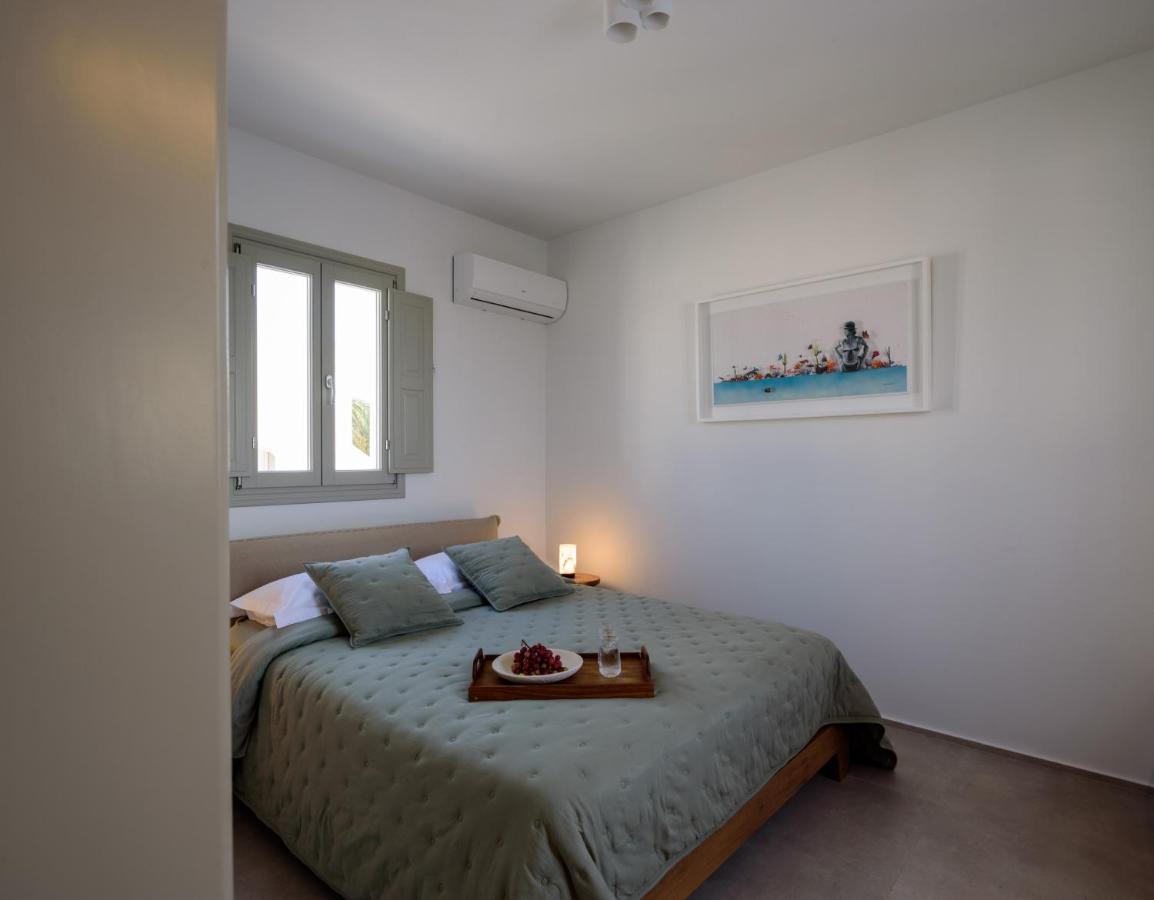 Oia Treasures Art Suites Exterior photo
