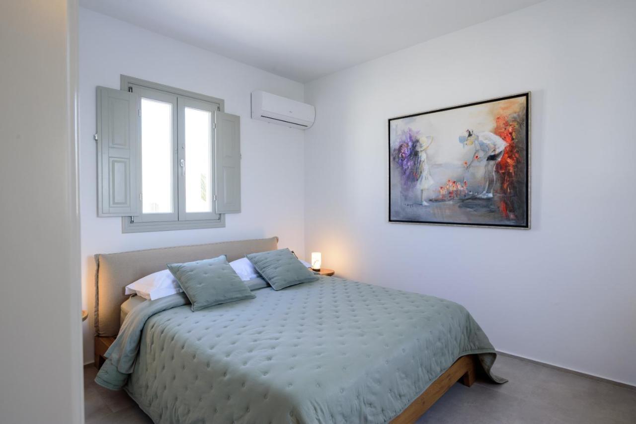 Oia Treasures Art Suites Exterior photo