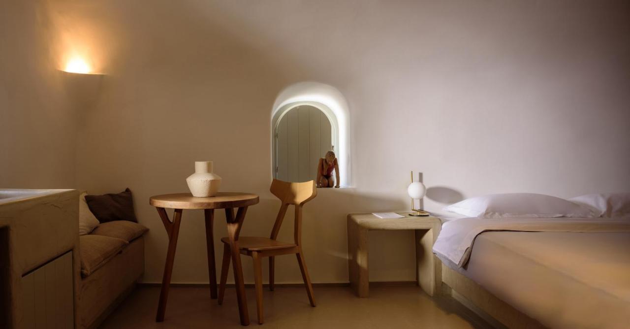 Oia Treasures Art Suites Exterior photo