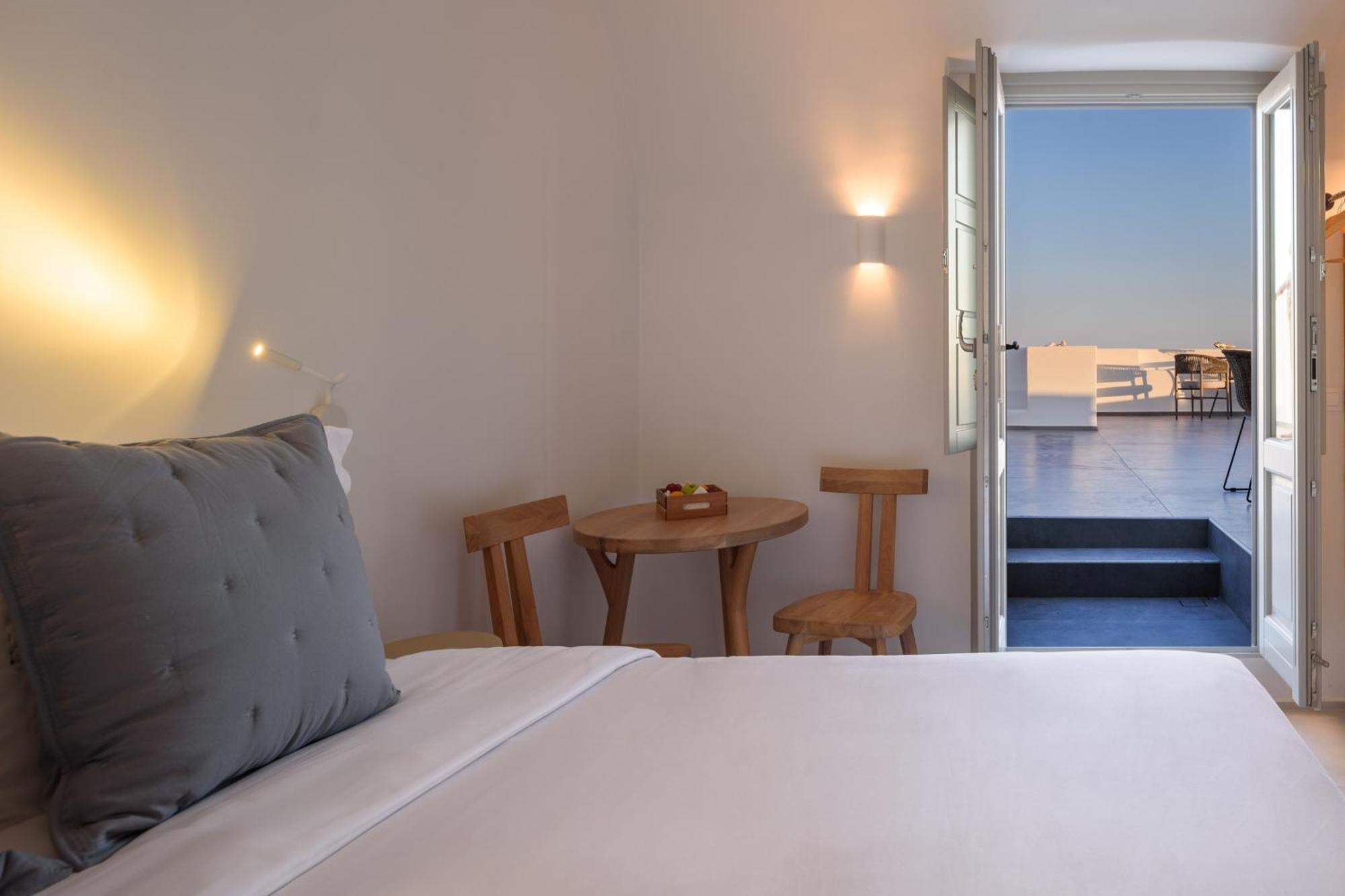Oia Treasures Art Suites Exterior photo
