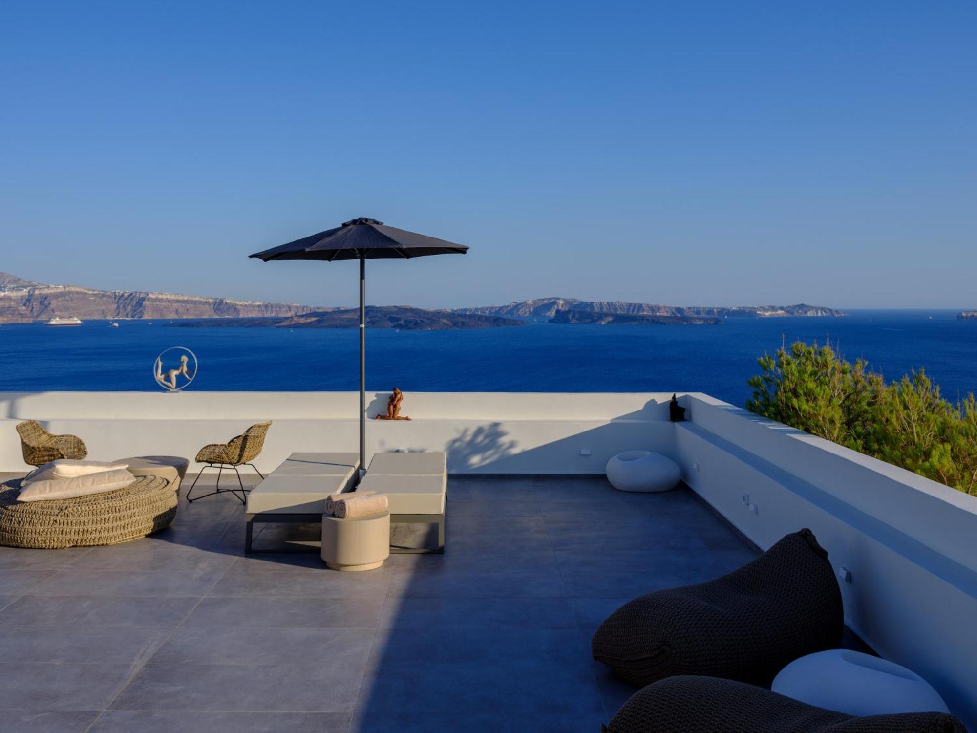 Oia Treasures Art Suites Exterior photo